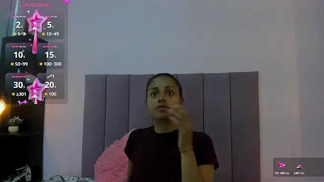 HoollyHendrix online show from 10/18/25, 08:20