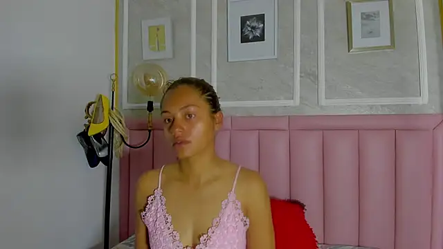 HoollyHendrix online show from 02/21/26, 08:54