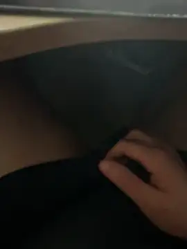 Snapshot of jstntz chatting on 10/21/25, 07:36 jstntz online show from 10/21/25, 07:36