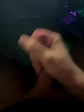 Snapshot of jstntz chatting on 10/27/25, 08:57 jstntz online show from 10/27/25, 08:57