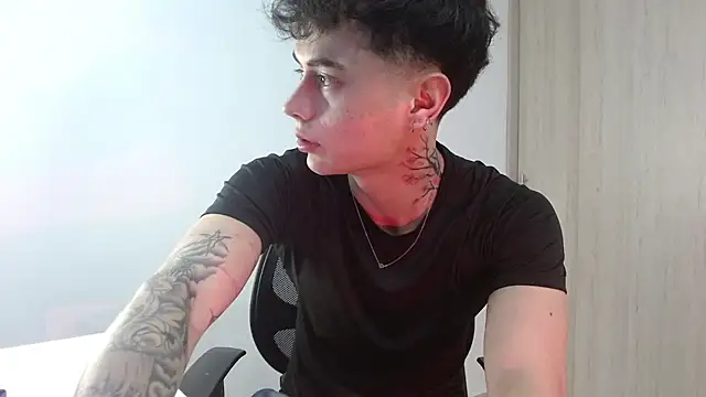Snapshot of jaico_santos chatting on 06/24/26, 11:15 jaico santos online show from 06/24/26, 11:15