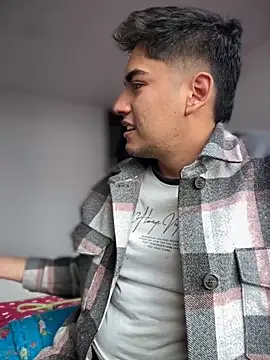 Snapshot of tomy_hot20 chatting on 09/23/25, 09:40 tomy hot20 online show from 09/23/25, 09:40