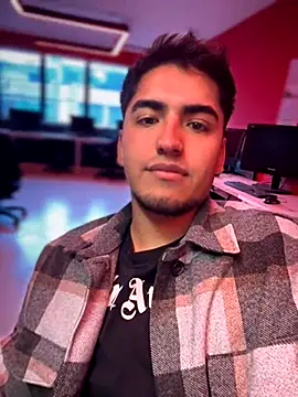 Snapshot of tomy_hot20 chatting on 10/10/25, 03:44 tomy hot20 online show from 10/10/25, 03:44