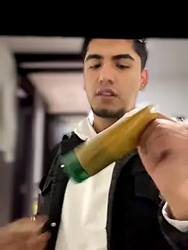 Snapshot of tomy_hot20 chatting on 10/30/25, 06:52 tomy hot20 online show from 10/30/25, 06:52