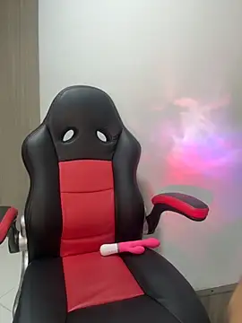 Isa klein online show from 11/05/25, 04:45