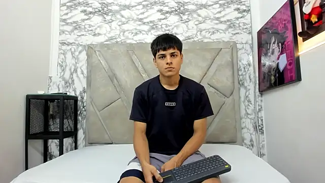 Logan Jhonson online show from 09/20/25, 02:23