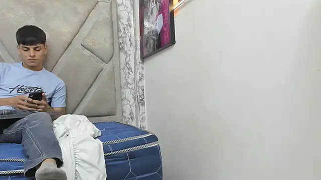 Logan Jhonson online show from 10/19/25, 03:07