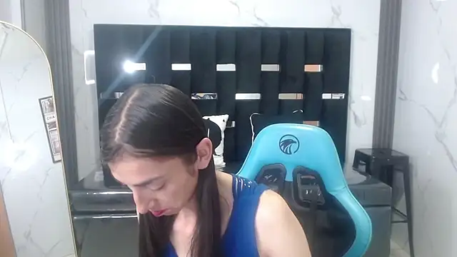 Maily a  online show from 10/08/25, 03:15