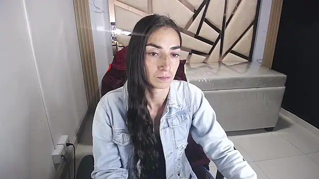 Maily a  online show from 11/24/25, 03:28