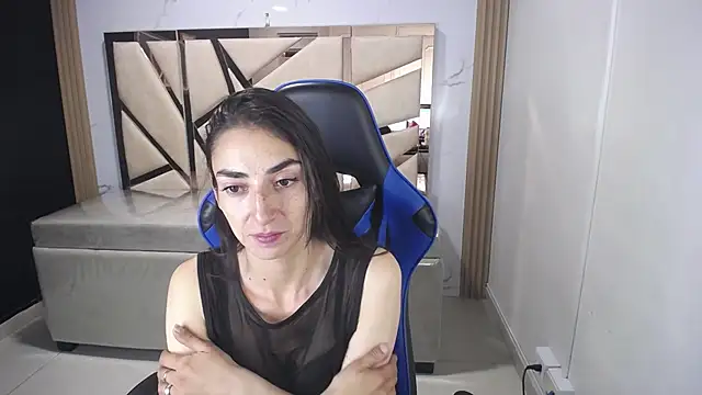 Maily a  online show from 12/05/25, 03:15