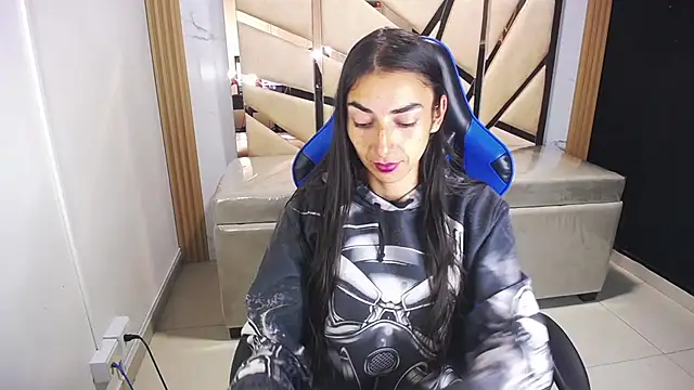 Maily a  online show from 01/07/26, 02:47