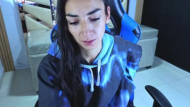 Maily a  online show from 04/11/26, 03:11