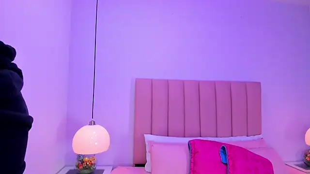 Amy Ferreira online show from 10/15/25, 03:17