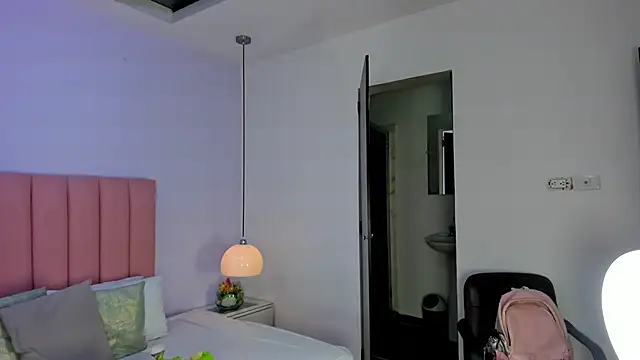 Snapshot of Amy_Ferreira chatting on 11/10/25, 02:54 Amy Ferreira online show from 11/10/25, 02:54