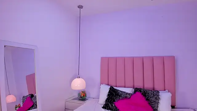 Snapshot of Amy_Ferreira chatting on 11/11/25, 02:55 Amy Ferreira online show from 11/11/25, 02:55