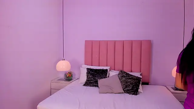 Snapshot of Amy_Ferreira chatting on 11/13/25, 10:19 Amy Ferreira online show from 11/13/25, 10:19