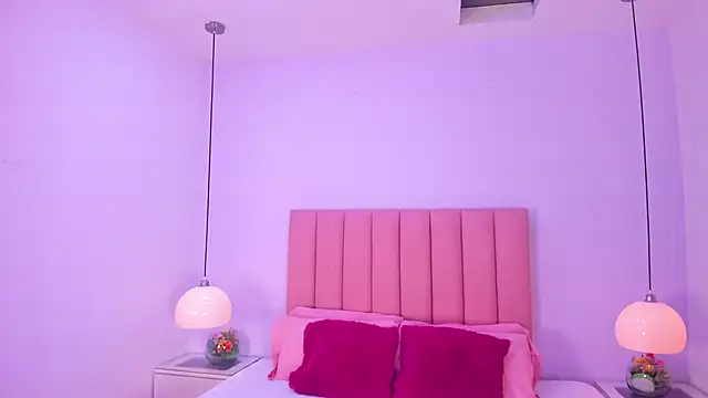 Snapshot of Amy_Ferreira chatting on 11/14/25, 10:18 Amy Ferreira online show from 11/14/25, 10:18