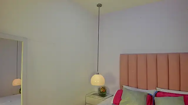 Snapshot of Amy_Ferreira chatting on 11/16/25, 11:10 Amy Ferreira online show from 11/16/25, 11:10