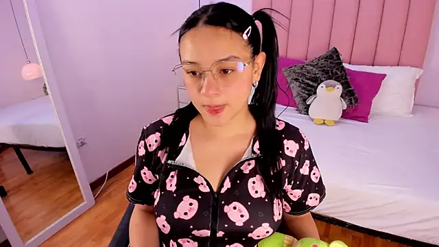 Snapshot of Amy_Ferreira chatting on 11/19/25, 02:55 Amy Ferreira online show from 11/19/25, 02:55