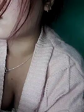 Snapshot of Linksys_nicee chatting on 12/17/25, 03:51 Linksys nicee online show from 12/17/25, 03:51