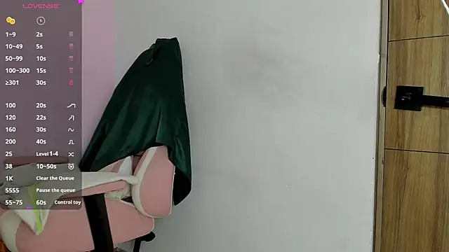 Yuni kim online show from 11/28/25, 02:53