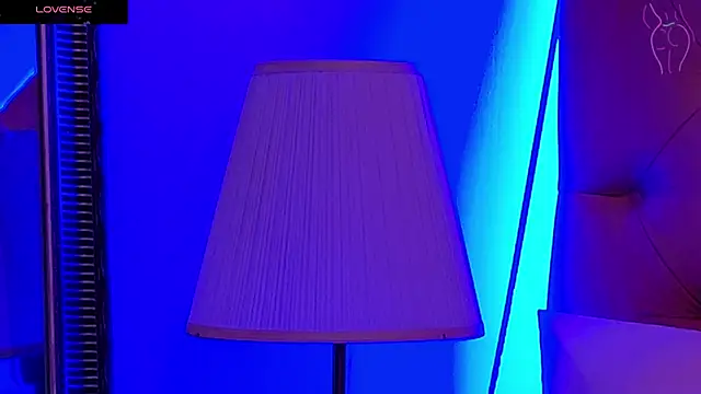 Snapshot of CoraVex chatting on 09/23/25, 04:26 CoraVex online show from 09/23/25, 04:26