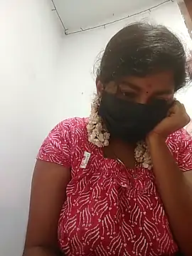 Snapshot of TAMIL_AMMUKUTTYY chatting on 11/11/25, 03:45 TAMIL AMMUKUTTYY online show from 11/11/25, 03:45