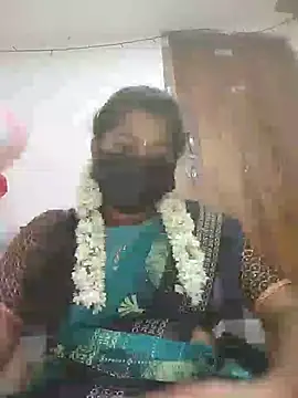 Snapshot of TAMIL_AMMUKUTTYY chatting on 11/13/25, 06:40 TAMIL AMMUKUTTYY online show from 11/13/25, 06:40