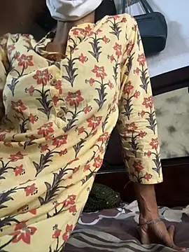 Snapshot of sweetreddy-02 chatting on 10/09/25, 07:28 sweetreddy-02 online show from 10/09/25, 07:28