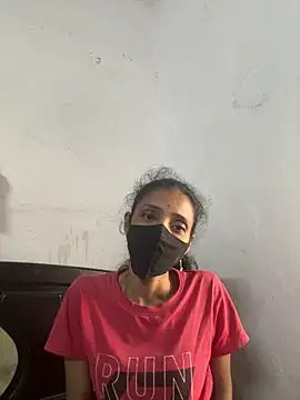 Snapshot of sweetreddy-02 chatting on 10/15/25, 07:41 sweetreddy-02 online show from 10/15/25, 07:41