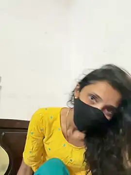 Snapshot of sweetreddy-02 chatting on 11/21/25, 09:08 sweetreddy-02 online show from 11/21/25, 09:08