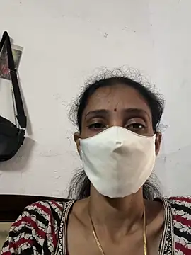 Snapshot of sweetreddy-02 chatting on 11/26/25, 04:57 sweetreddy-02 online show from 11/26/25, 04:57