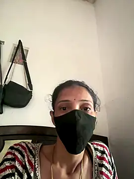 Snapshot of sweetreddy-02 chatting on 12/01/25, 05:01 sweetreddy-02 online show from 12/01/25, 05:01