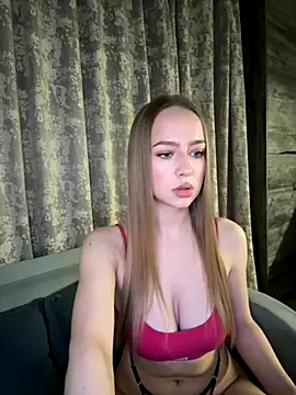 MissOyee online show from 11/29/25, 07:06