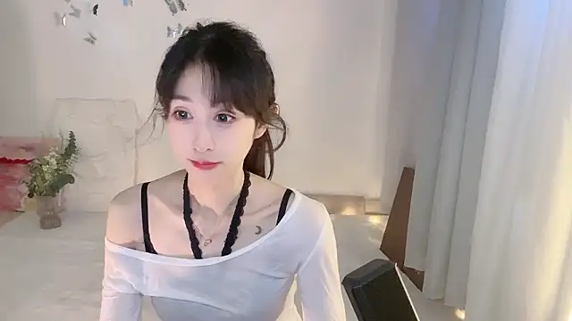 Snapshot of ai-ai-mi chatting on 10/21/25, 04:57 ai-ai-mi online show from 10/21/25, 04:57