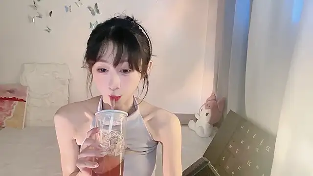 Snapshot of ai-ai-mi chatting on 10/27/25, 05:44 ai-ai-mi online show from 10/27/25, 05:44