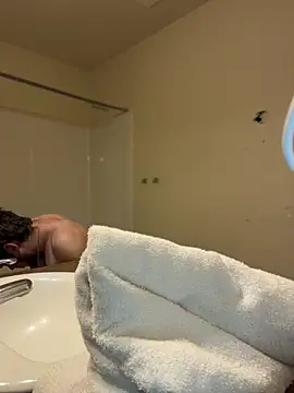 Snapshot of Matthew23Z chatting on 10/13/25, 12:38 Matthew23Z online show from 10/13/25, 12:38