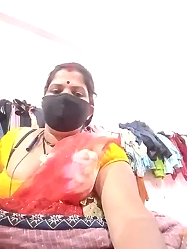 Snapshot of Hott_locky chatting on 12/16/25, 04:56 Hott locky online show from 12/16/25, 04:56