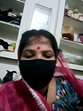 Snapshot of Hott_locky chatting on 05/31/26, 05:20 Hott locky online show from 05/31/26, 05:20