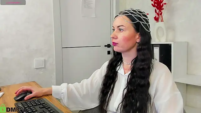 Stella Leon online show from 10/09/25, 01:03