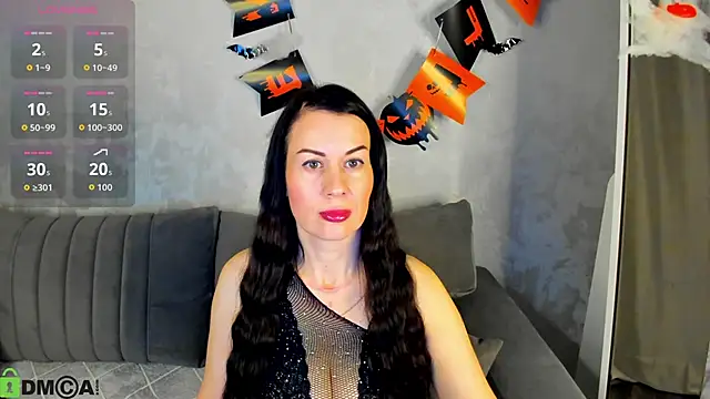 Stella Leon online show from 10/28/25, 01:20