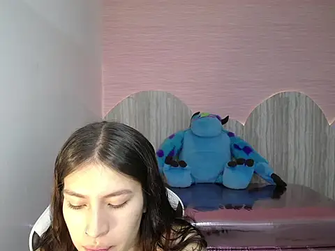 Snapshot of im_anny_t chatting on 11/26/25, 12:39 im anny t online show from 11/26/25, 12:39