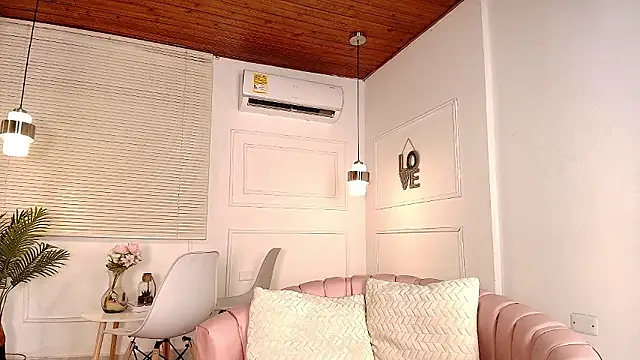 alessia moon1 online show from 01/14/26, 12:00