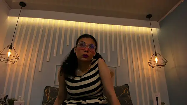 SweetStarr  online show from 10/23/25, 12:04