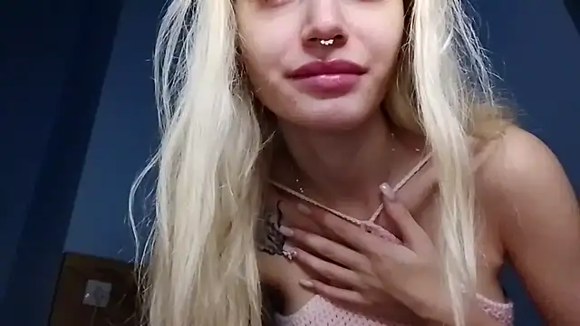 Snapshot of lesyawhite chatting on 10/05/25, 08:29 lesyawhite online show from 10/05/25, 08:29