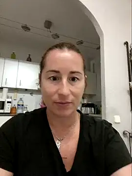 Snapshot of bichota85 chatting on 10/05/25, 09:34 bichota85 online show from 10/05/25, 09:34