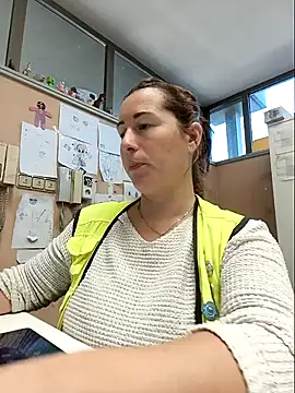 Snapshot of bichota85 chatting on 10/28/25, 11:03 bichota85 online show from 10/28/25, 11:03