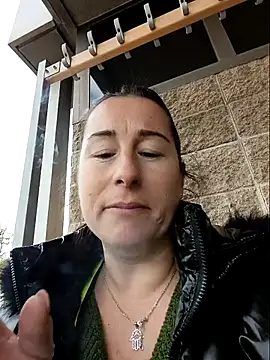 Snapshot of bichota85 chatting on 11/20/25, 10:59 bichota85 online show from 11/20/25, 10:59