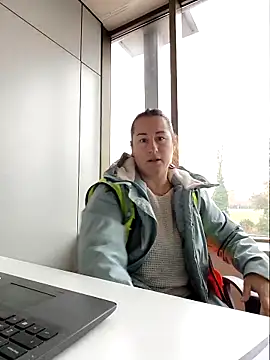 Snapshot of bichota85 chatting on 12/02/25, 10:20 bichota85 online show from 12/02/25, 10:20