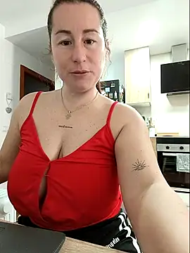 Snapshot of bichota85 chatting on 01/10/26, 11:12 bichota85 online show from 01/10/26, 11:12